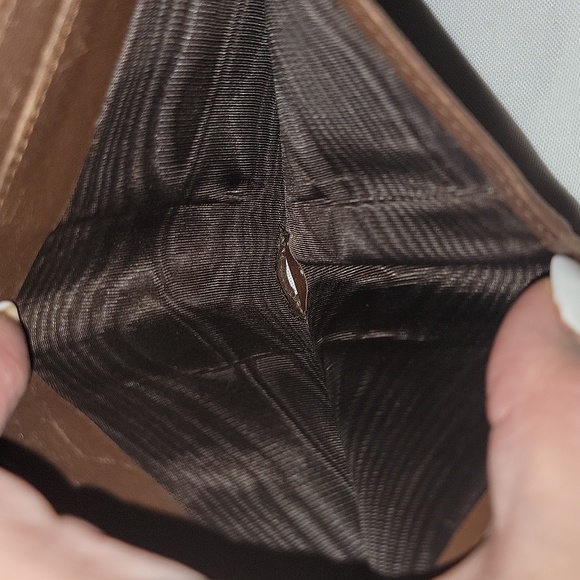 Authentic Gucci short wallet - Picture 10 of 11